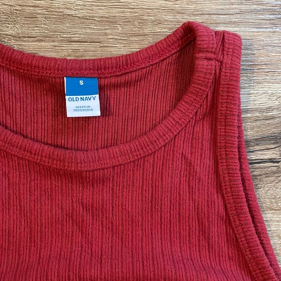 Old Navy Red Cropped Ribbed Knit Crewneck Stretchy Tank Top - Picture 6 of 10